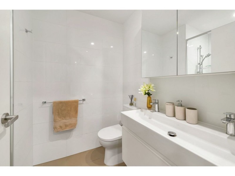 20404/37D Harbour Road, Hamilton QLD 4007