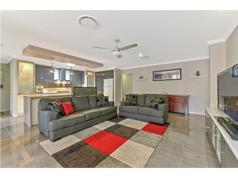 5 Wagtail Drive, Highfields QLD 4352