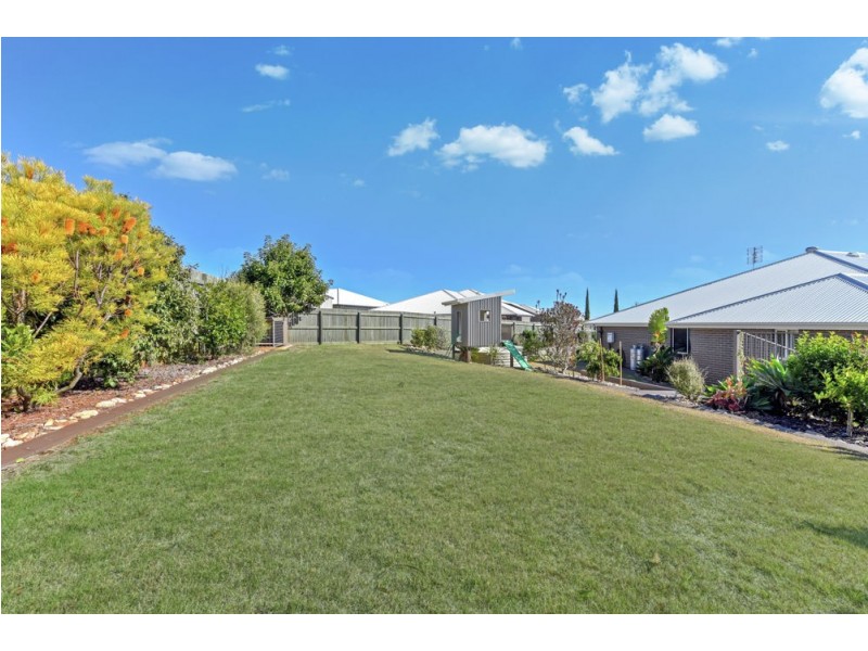 5 Wagtail Drive, Highfields QLD 4352