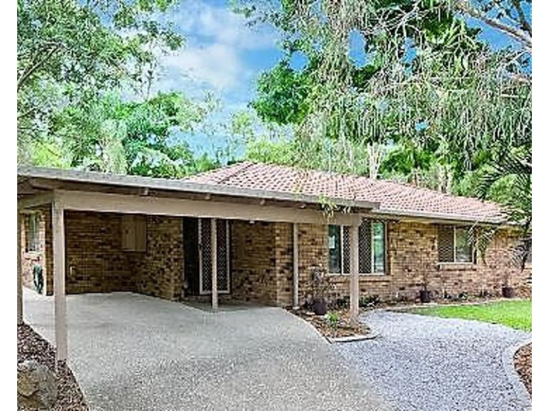 28 Tetragona Drive, Arana Hills QLD 4054