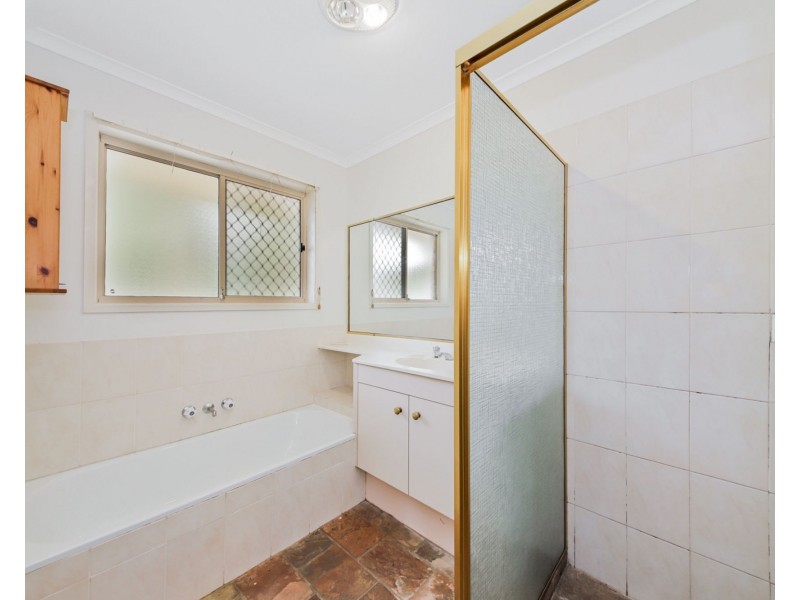 28 Tetragona Drive, Arana Hills QLD 4054