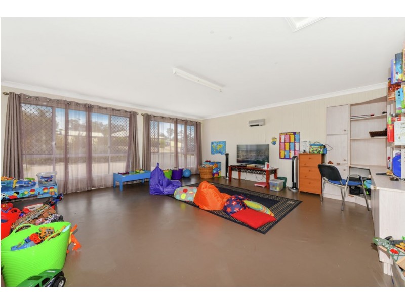 75 Highland Park Road, Meringandan West QLD 4352