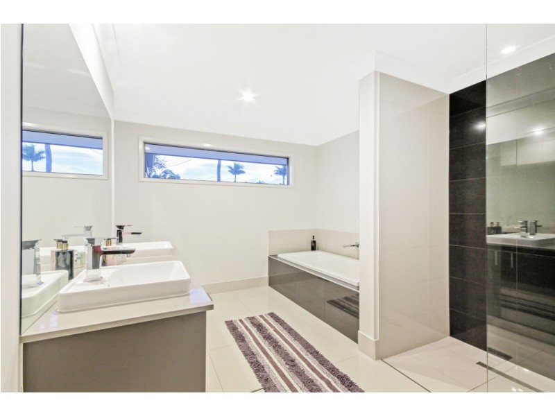 19 White Street, Wavell Heights QLD 4012