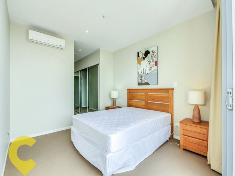 4114/37c Harbour road, Hamilton QLD 4007