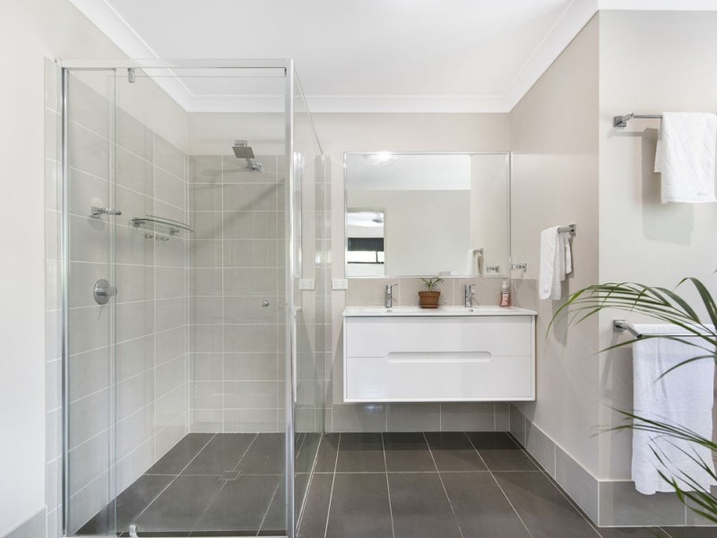 126 Bapaume Road, Holland Park West QLD 4121