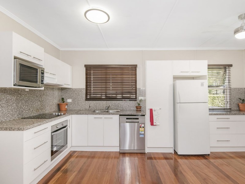 126 Bapaume Road, Holland Park West QLD 4121