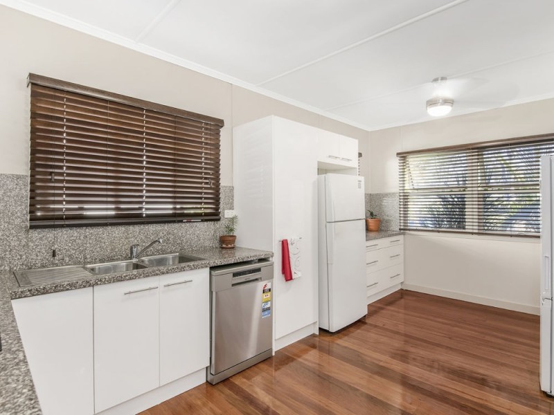 126 Bapaume Road, Holland Park West QLD 4121