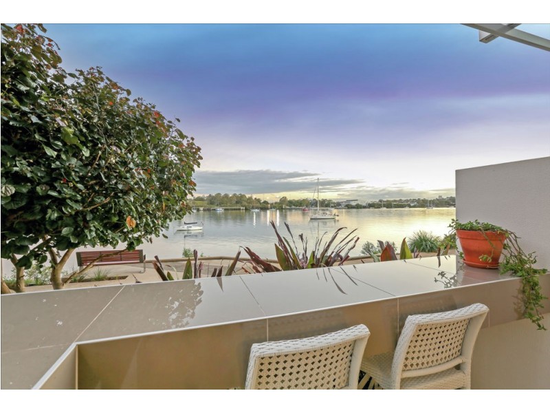 1102/118 Parkside Circuit, Hamilton QLD 4007