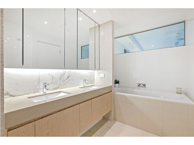 1102/118 Parkside Circuit, Hamilton QLD 4007