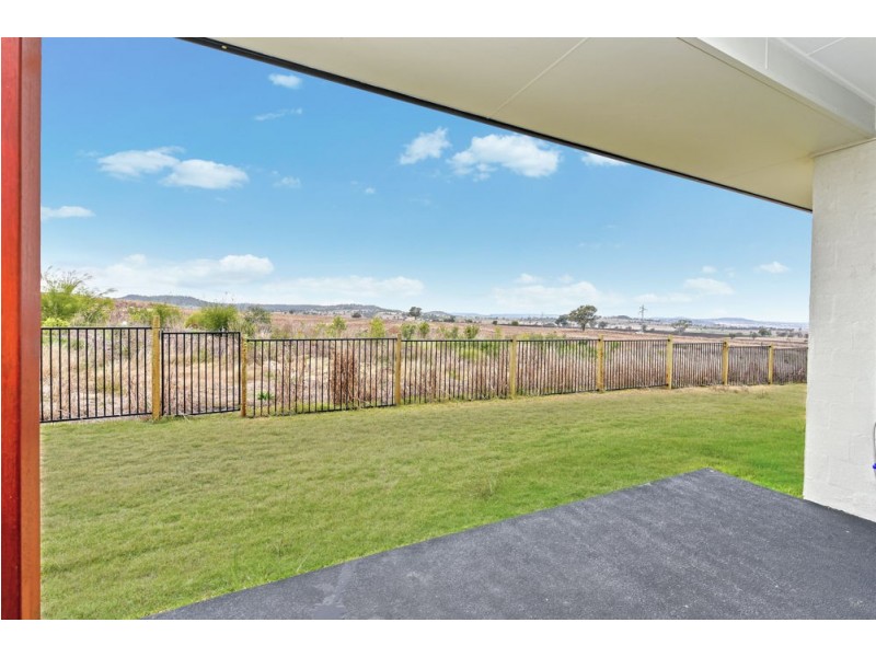 2 Kensei Street, Wyreema QLD 4352