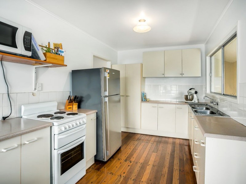 10 Kendrey Street, Stafford Heights QLD 4053