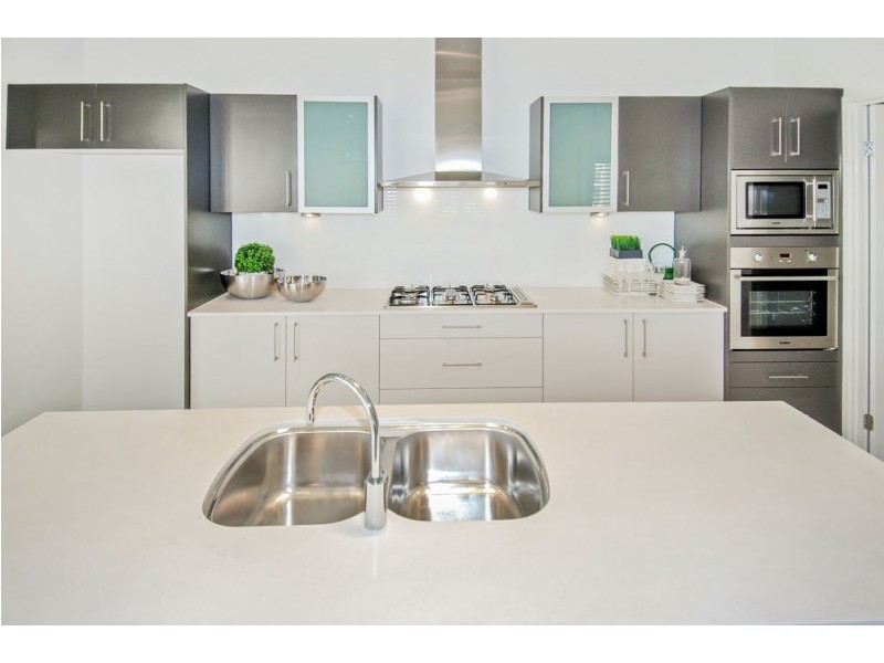 2 Moloney Place, North Lakes QLD 4509
