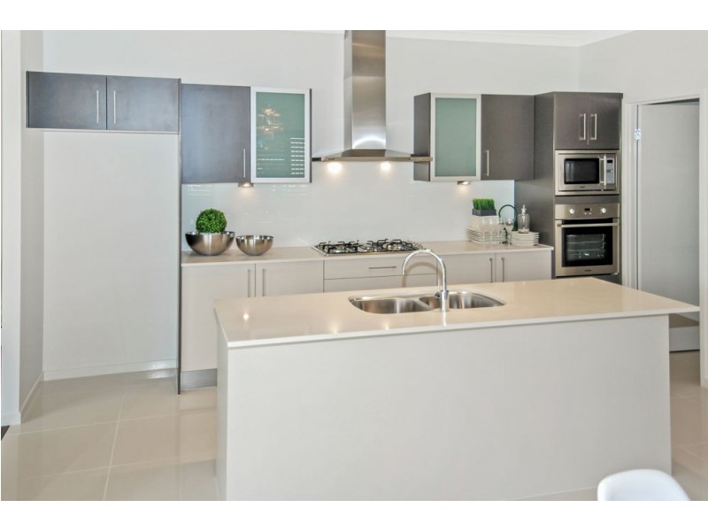 2 Moloney Place, North Lakes QLD 4509