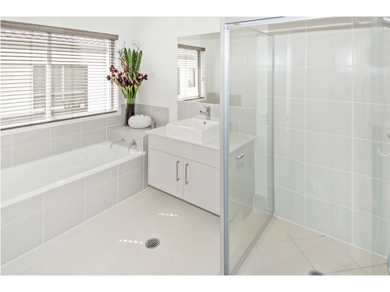 2 Moloney Place, North Lakes QLD 4509
