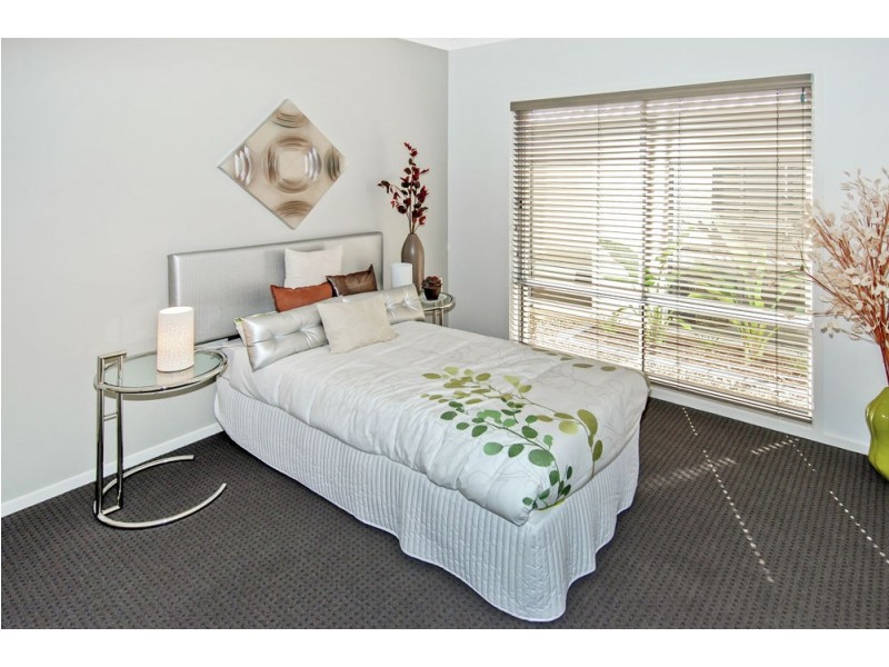 2 Moloney Place, North Lakes QLD 4509