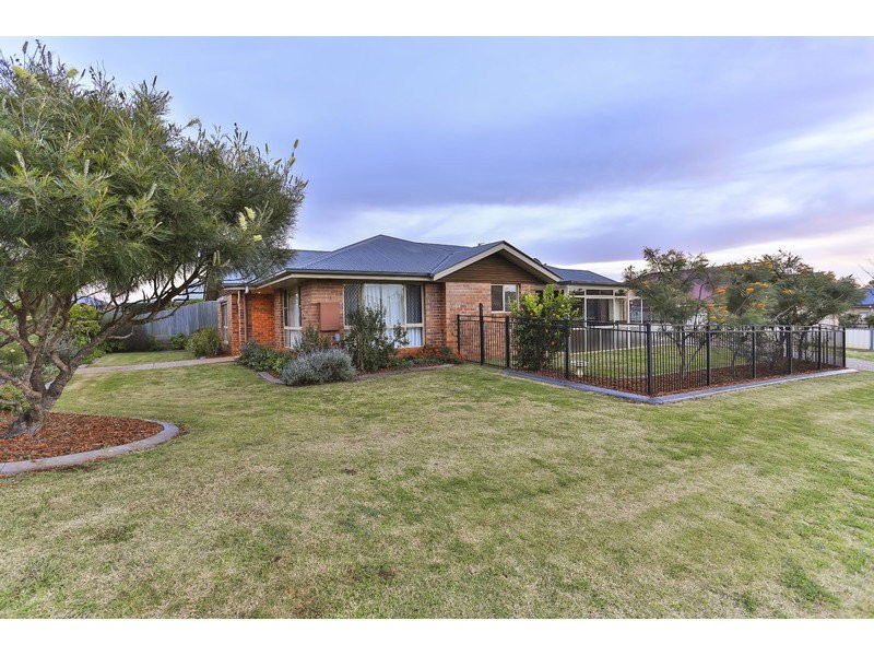 29 Hinchcliffe Drive, Kearneys Spring QLD 4350