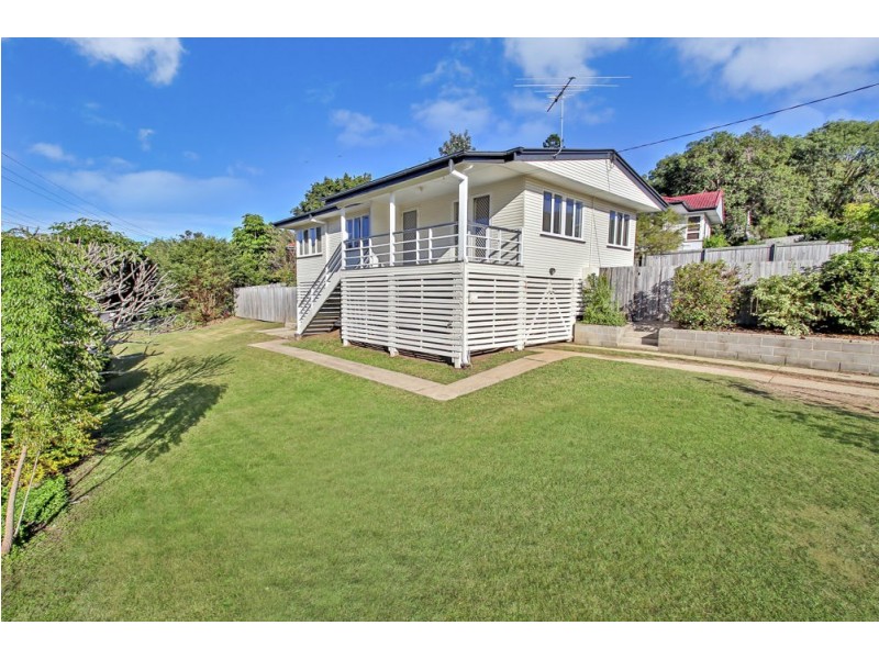 30 Falkirk Street, Stafford Heights QLD 4053