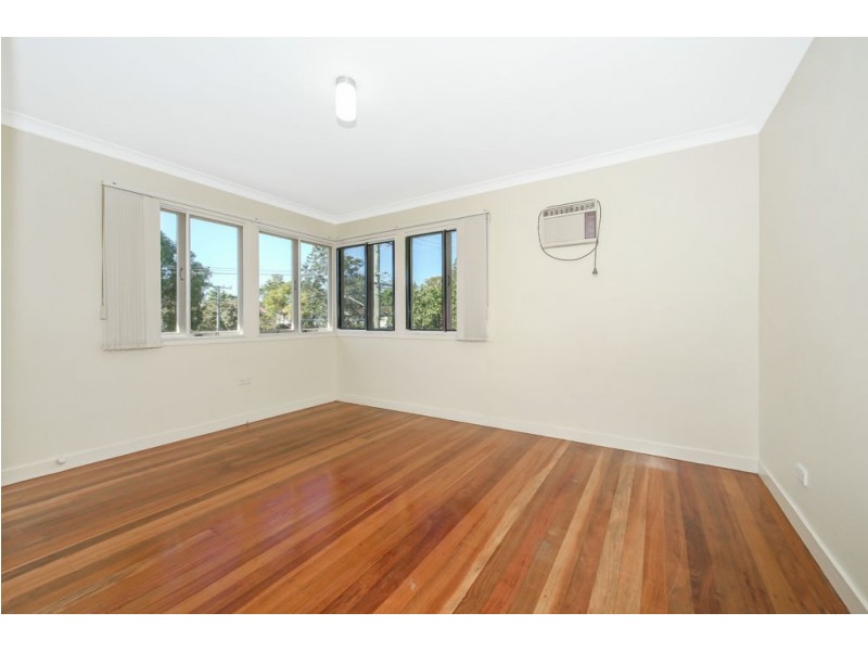 30 Falkirk Street, Stafford Heights QLD 4053