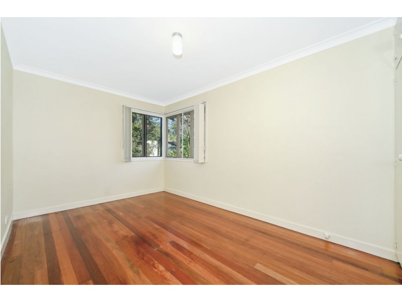 30 Falkirk Street, Stafford Heights QLD 4053