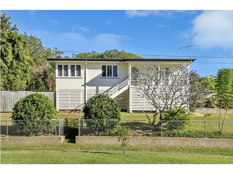 30 Falkirk Street, Stafford Heights QLD 4053