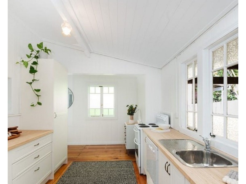 26 Dover Street, Red Hill QLD 4059