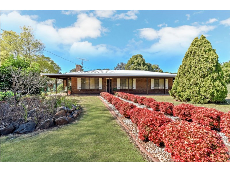2a Rainbow Road, Highfields QLD 4352