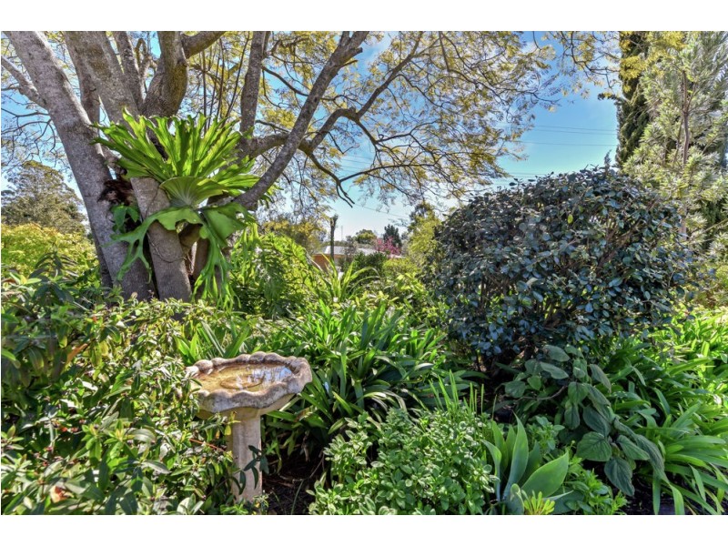 2a Rainbow Road, Highfields QLD 4352