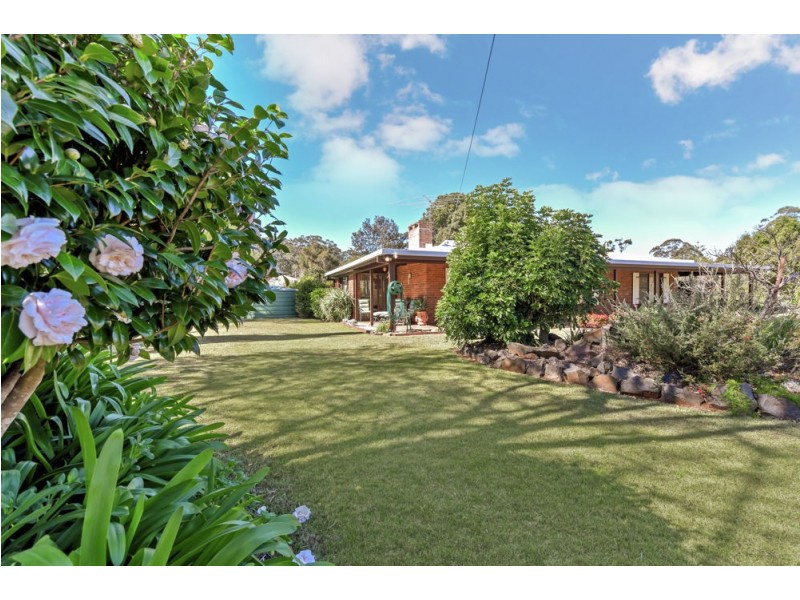 2a Rainbow Road, Highfields QLD 4352