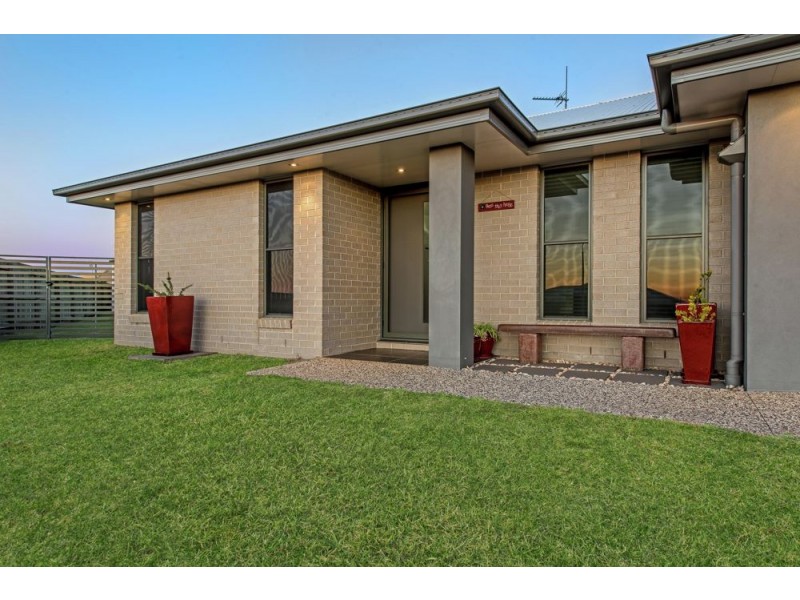 14 Plover Court, Highfields QLD 4352