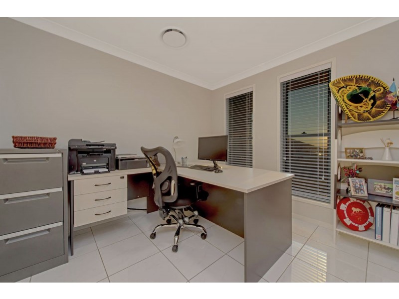 14 Plover Court, Highfields QLD 4352
