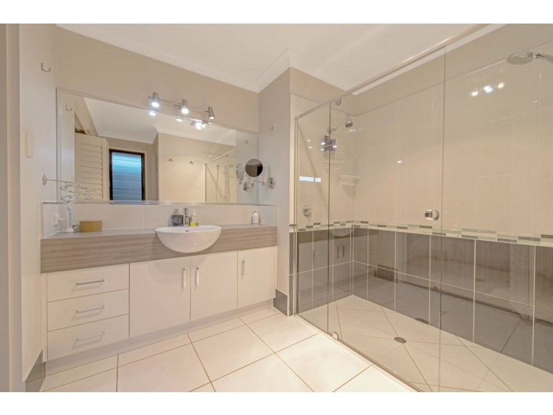 14 Plover Court, Highfields QLD 4352