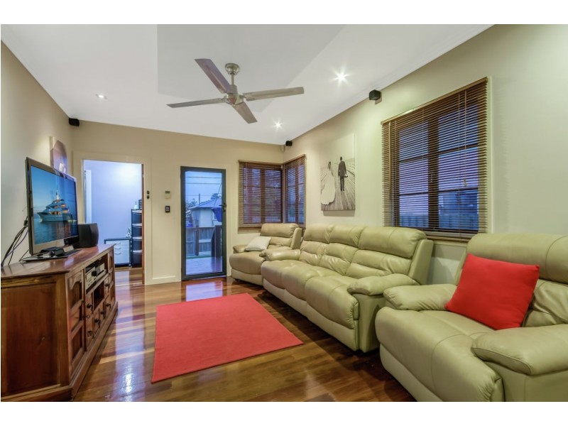 82 Drouyn Street, Deagon QLD 4017