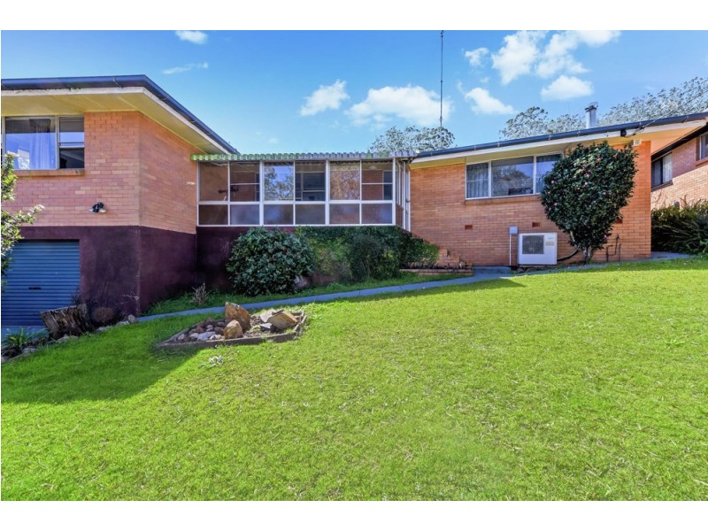 1 Beck Street, Mount Lofty QLD 4350