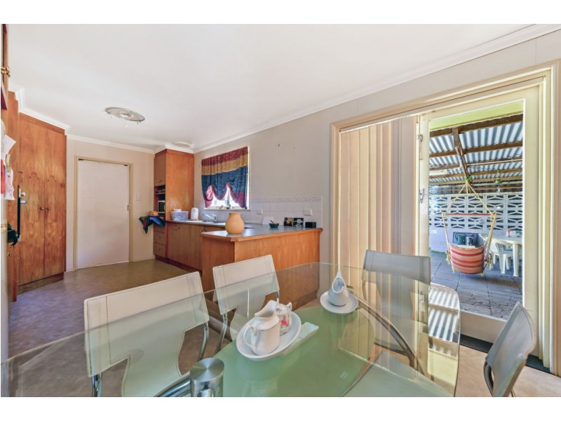 1 Beck Street, Mount Lofty QLD 4350