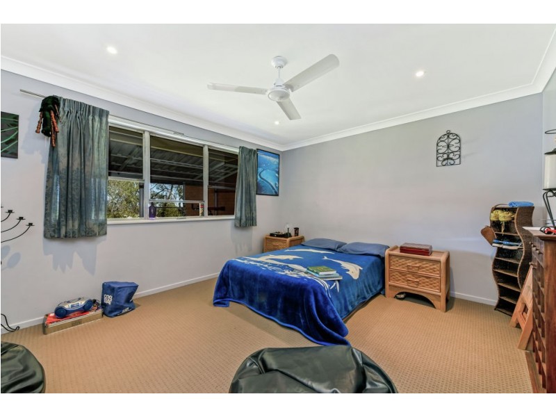 1 Beck Street, Mount Lofty QLD 4350