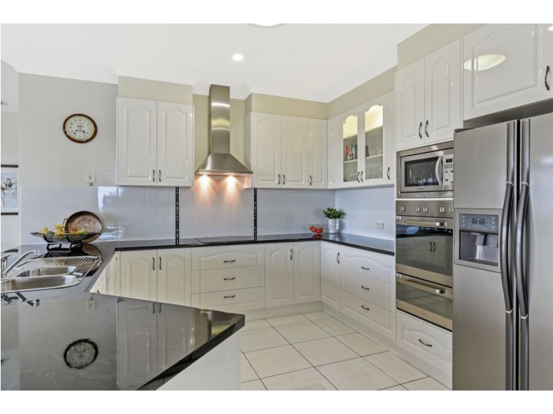 32 Panoramic Drive, Preston QLD 4352