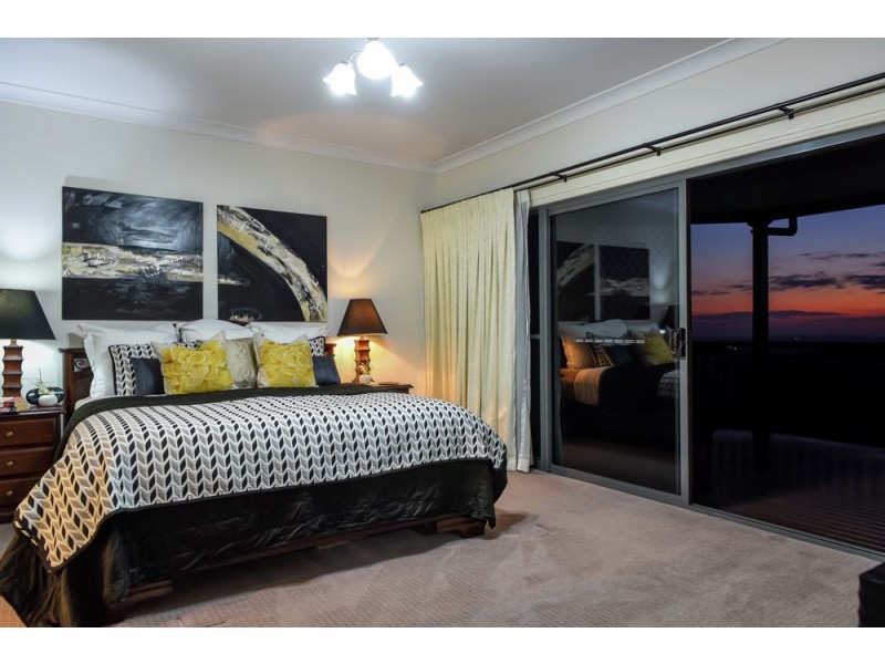 32 Panoramic Drive, Preston QLD 4352