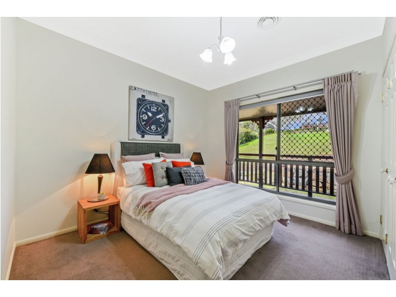 32 Panoramic Drive, Preston QLD 4352