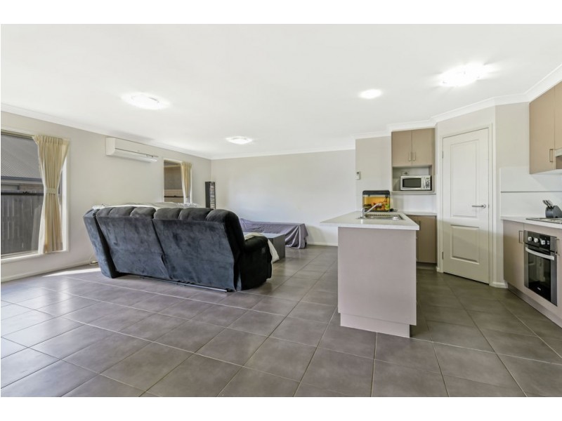 29 Kurrawa Crescent, Glenvale QLD 4350