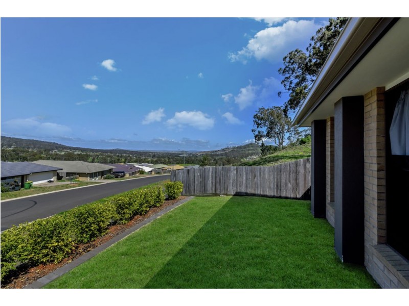 29 Kurrawa Crescent, Glenvale QLD 4350
