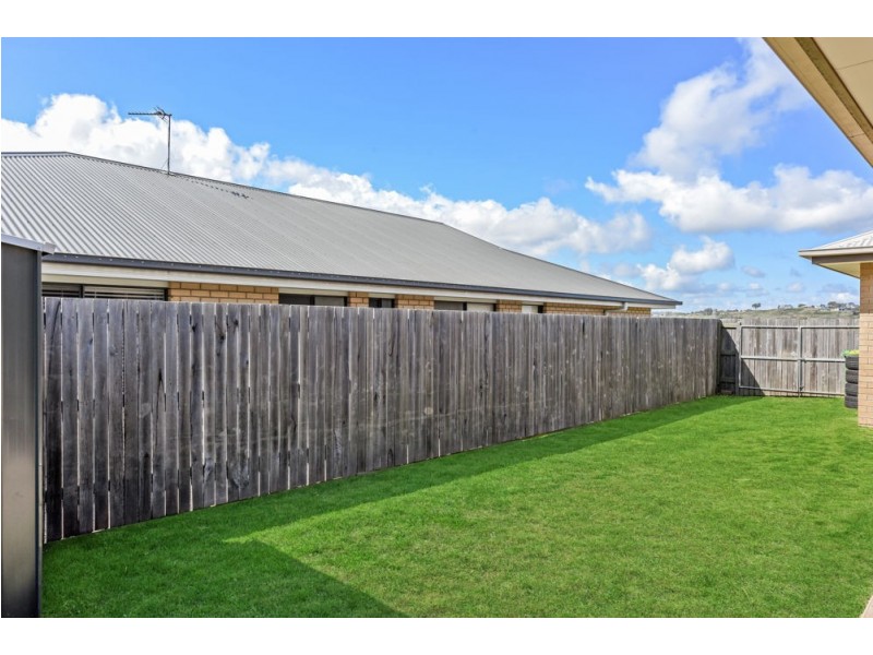 29 Kurrawa Crescent, Glenvale QLD 4350