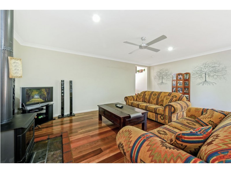 201 Postle Street, Mount Rascal QLD 4350