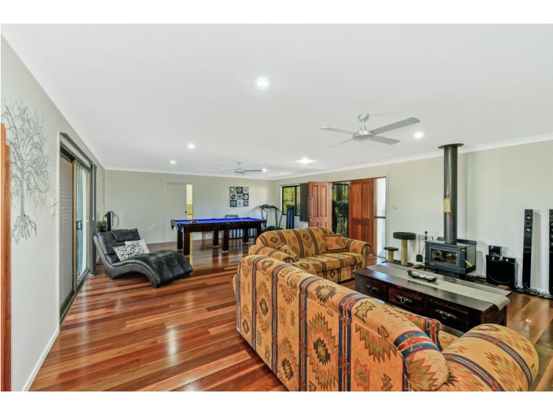 201 Postle Street, Mount Rascal QLD 4350