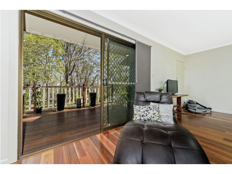 201 Postle Street, Mount Rascal QLD 4350