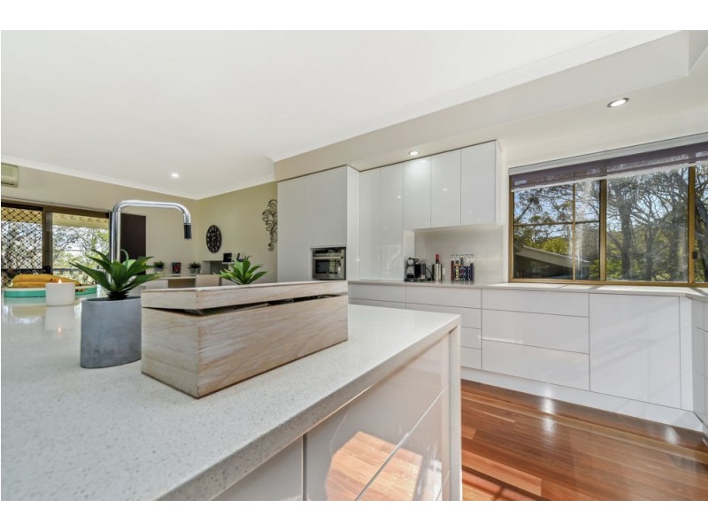 201 Postle Street, Mount Rascal QLD 4350