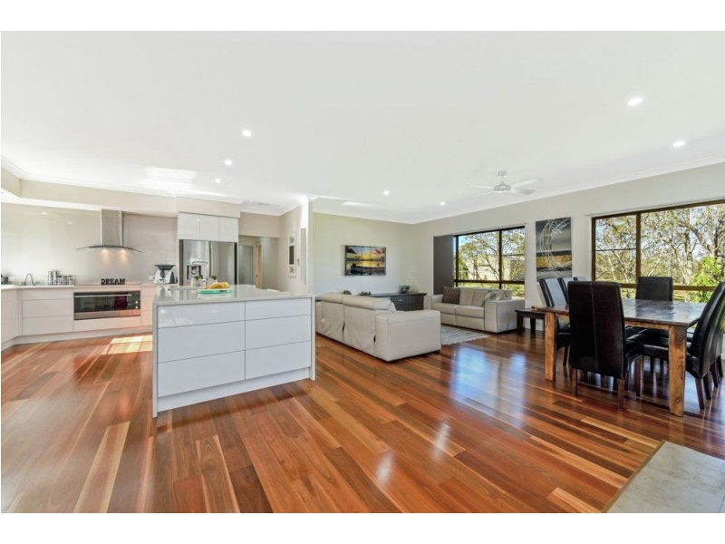 201 Postle Street, Mount Rascal QLD 4350