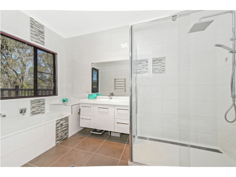 201 Postle Street, Mount Rascal QLD 4350