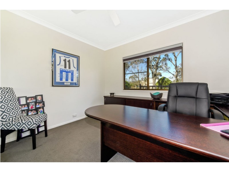 201 Postle Street, Mount Rascal QLD 4350
