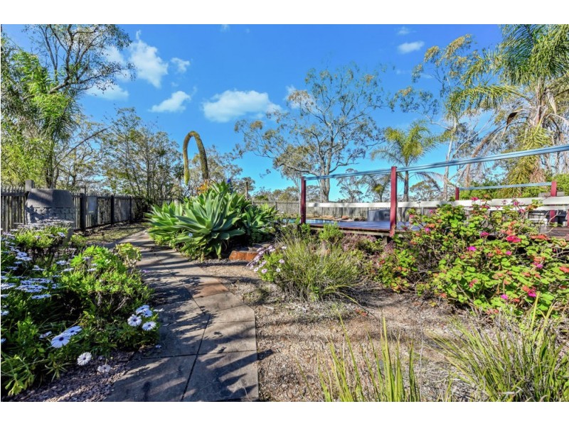 201 Postle Street, Mount Rascal QLD 4350