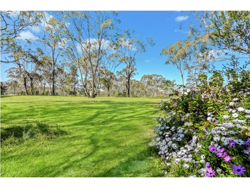 201 Postle Street, Mount Rascal QLD 4350